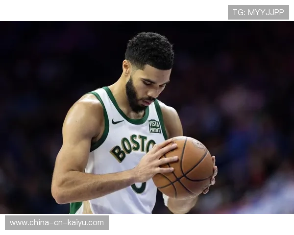 塔图姆突破得分，凯尔特人全员参与攻防：团队崛起的节拍