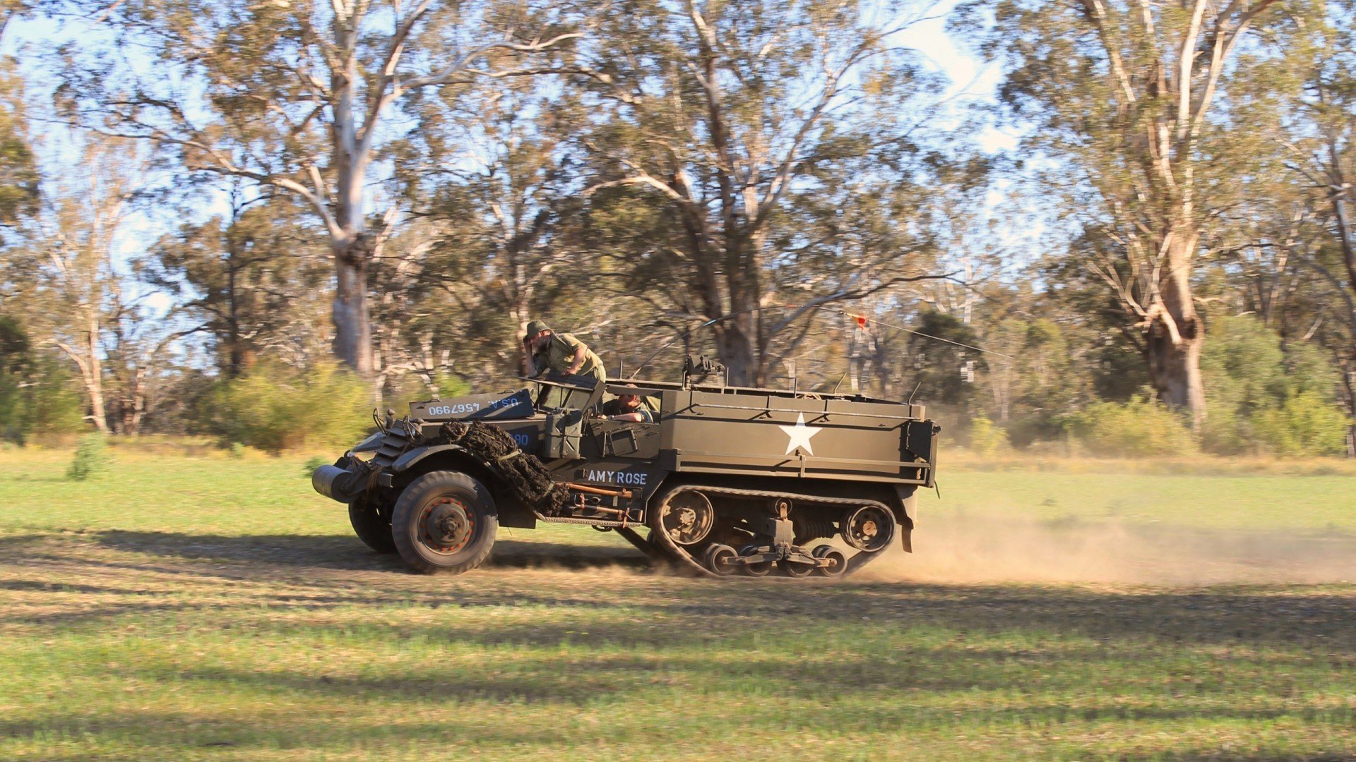 “东安湖体育公园:龙舟比赛成为水上英雄的竞技舞台”
