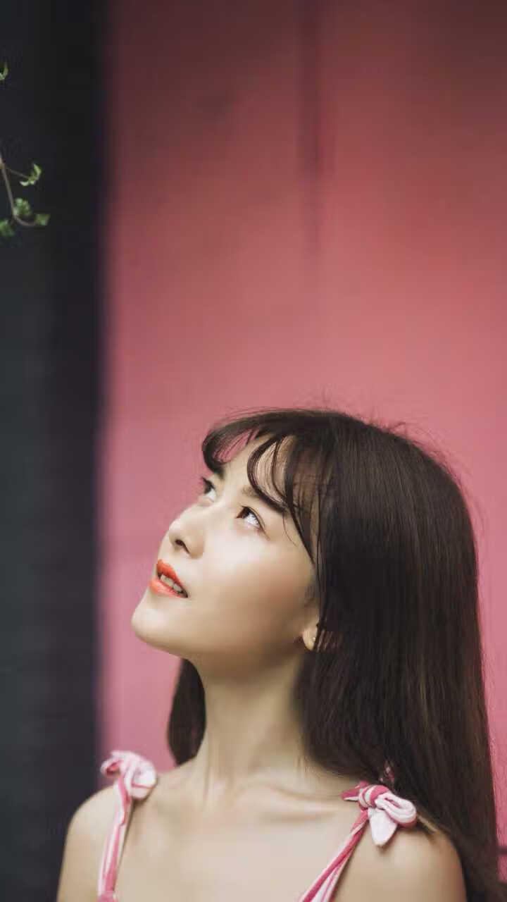 “成都滑轮赛场:谁将成为滑轮运动的新王者?”